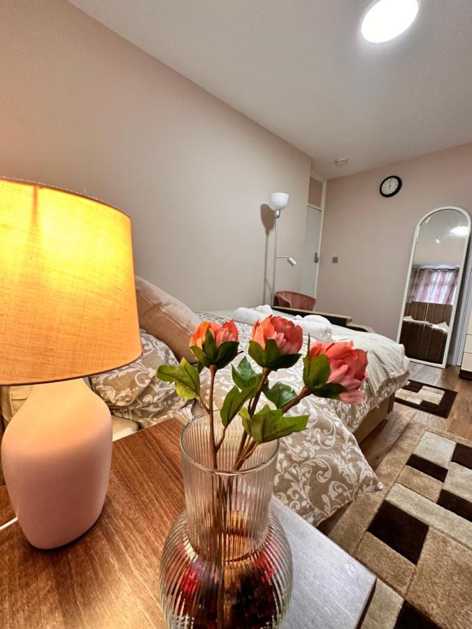 Canary Wharf Single Double And En-Suite Rooms Londyn Zewnętrze zdjęcie