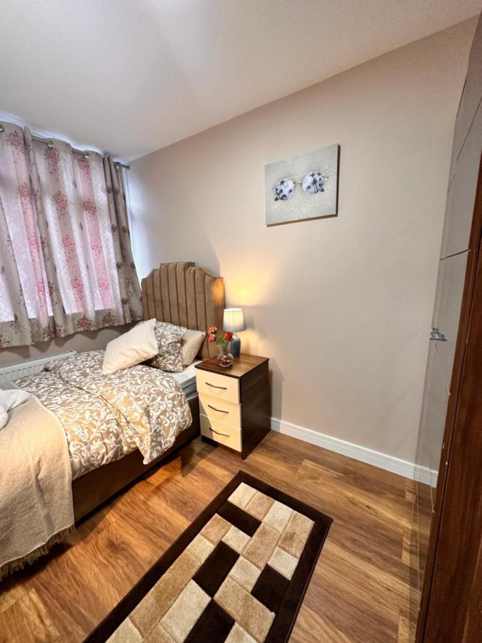 Canary Wharf Single Double And En-Suite Rooms Londyn Zewnętrze zdjęcie