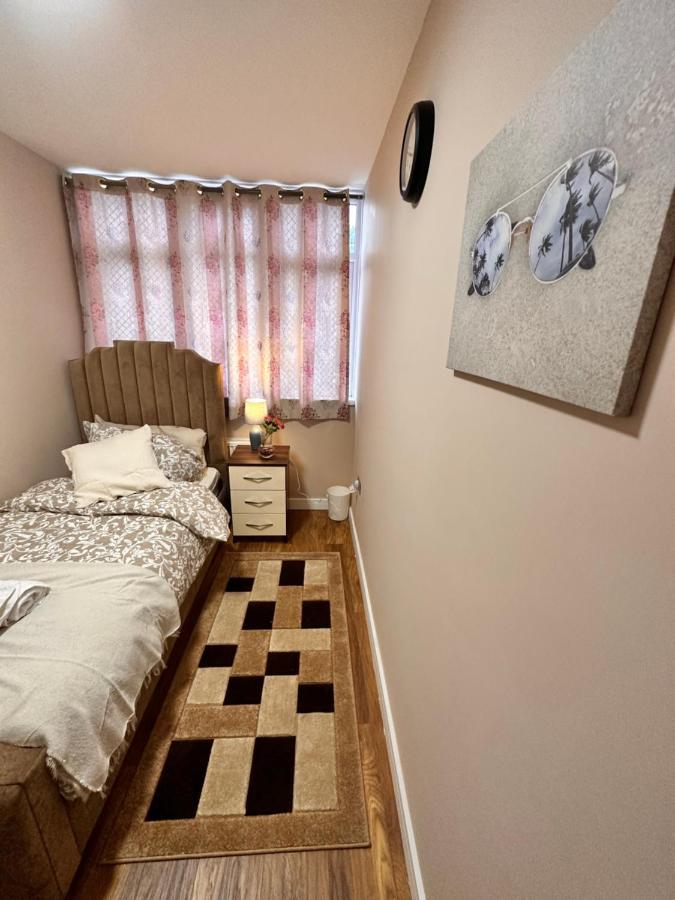 Canary Wharf Single Double And En-Suite Rooms Londyn Zewnętrze zdjęcie
