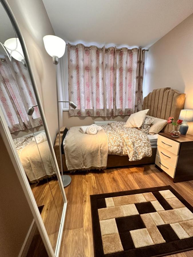 Canary Wharf Single Double And En-Suite Rooms Londyn Zewnętrze zdjęcie